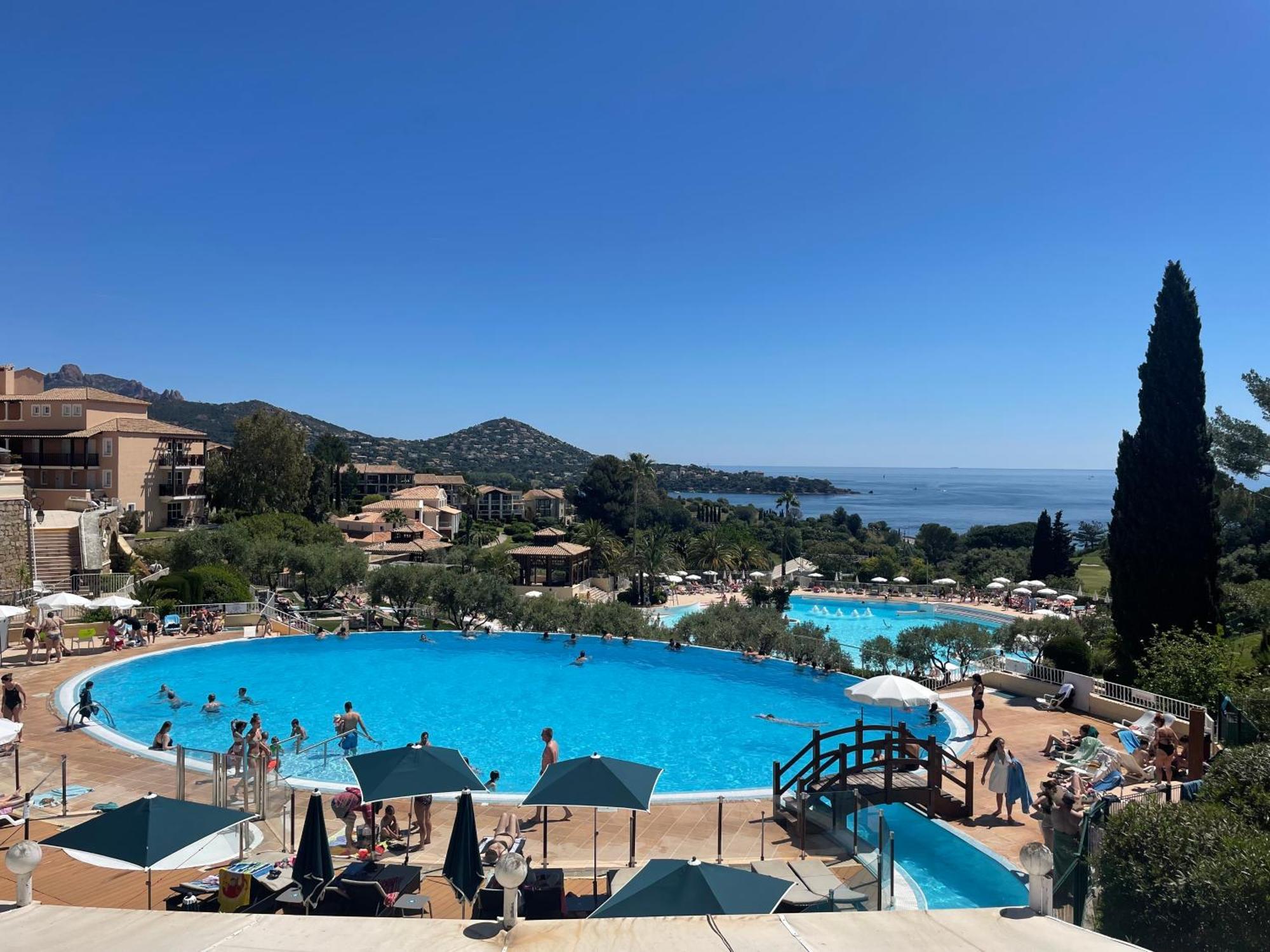 Village Cap Esterel, Piscine, Plage Saint-Raphael  Exterior photo