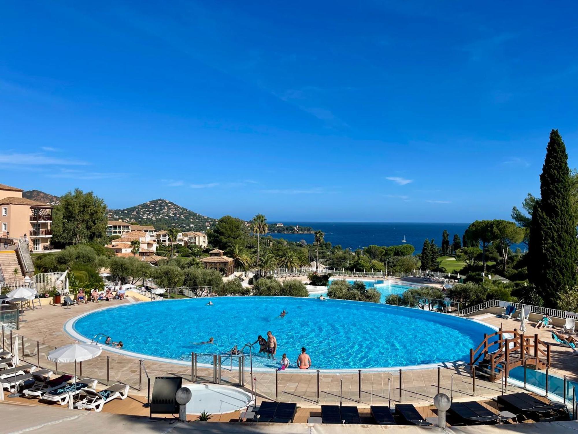 Village Cap Esterel, Piscine, Plage Saint-Raphael  Exterior photo